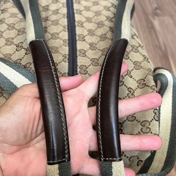 A 251 - ๐ฏ% authentic Gucci duffel travel bag - Picture 15 of 16